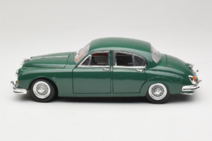Jaguar Mark II Vert Tchibo 1:18 49420 Métal — image 4 sur 8