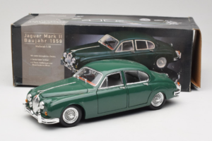 Jaguar Mark II Vert Tchibo 1:18 49420 Métal — image 8 sur 8