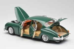 Jaguar Mk II British Racing Vert Maisto 1:18 50287 Métal — image 5 sur 8