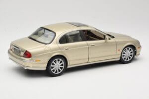 Jaguar S-Type X200 Bronze Maisto 1:18 50332 Métal — image 3 sur 8