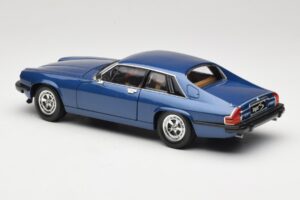 Jaguar XJ-S Bleu Road Signature 1:18 92658 Métal — image 7 sur 8