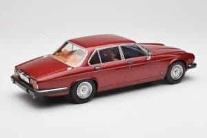 Jaguar XJ Series III Metallic Dark Red MCG 1:18 MCG18176 Métal — image 2 sur 6