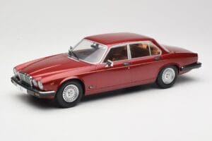 Jaguar XJ Series III Metallic Dark Red MCG 1:18 MCG18176 Métal