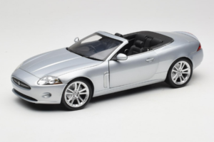 Jaguar XK X150 Cabriolet Argent Minichamps 1:18 153130533 Métal