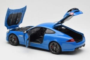 Jaguar XKR-S X150 French Racing Bleu AUTOart 1:18 73641 Métal — image 5 sur 8
