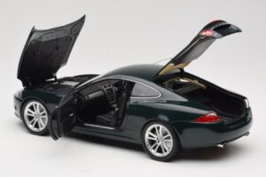 Jaguar XK X150 Coupe Vert Minichamps 1:18 150130501 Métal — image 5 sur 8