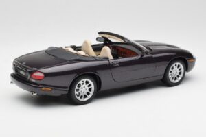 Jaguar XKR X100 Cabriolet Gris Maisto 1:18 50331 Métal — image 3 sur 8