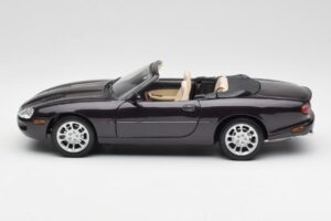 Jaguar XKR X100 Cabriolet Gris Maisto 1:18 50331 Métal — image 4 sur 8