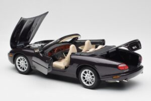 Jaguar XKR X100 Cabriolet Gris Maisto 1:18 50331 Métal — image 5 sur 8