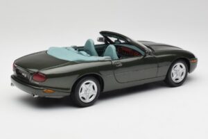 Jaguar XKR X100 Cabriolet Vert Maisto 1:18 37800-M1 Métal — image 3 sur 8