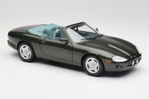 Jaguar XKR X100 Cabriolet Vert Maisto 1:18 37800-M1 Métal — image 6 sur 8