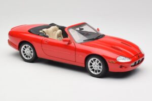 Jaguar XKR X100 Rouge Maisto 1:18 50330 Métal — image 6 sur 8