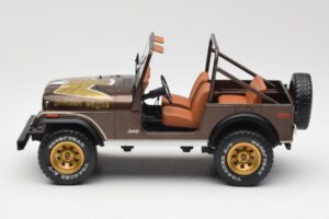Jeep CJ-7 Golden Eagle Vert MCG 1:18 MCG18109 Métal — image 3 sur 6