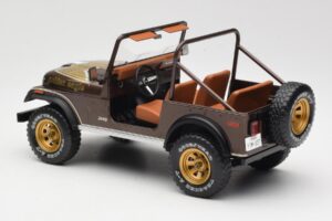 Jeep CJ-7 Golden Eagle Vert MCG 1:18 MCG18109 Métal — image 5 sur 6
