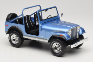 Jeep CJ-7 Laredo Bleu MCG 1:18 MCG18553 Métal — image 4 sur 6