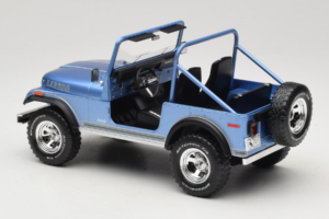 Jeep CJ-7 Laredo Bleu MCG 1:18 MCG18553 Métal — image 5 sur 6