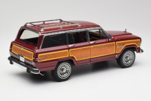 Jeep Grand Wagoneer Classic Rouge AUTOart 1:18 74002 Métal — image 3 sur 8