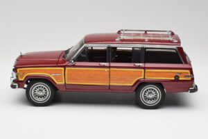 Jeep Grand Wagoneer Classic Rouge AUTOart 1:18 74002 Métal — image 4 sur 8