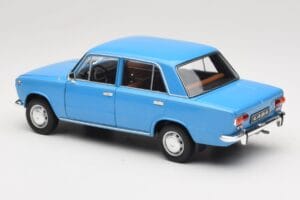 Lada 1200 2101 Bleu IXO 1:18 18CMC204OP Métal — image 7 sur 8