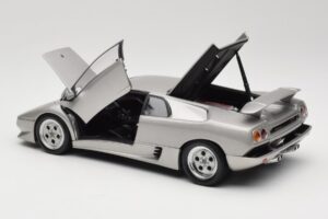 Lamborghini Diablo Argent AUTOart 1:18 70071 Métal — image 5 sur 8