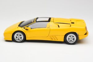 Lamborghini Diablo Roadster Jaune AUTOart 1:18 70092 Métal — image 4 sur 8