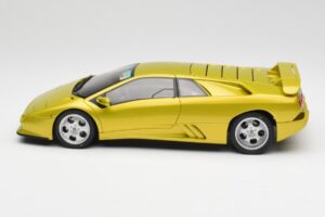 Lamborghini Diablo SE30 Anniversary Edition Jaune Spyder AUTOart 1:18 79157 Métal — image 4 sur 8