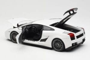 Lamborghini Gallardo Superleggera Monocerus Metallic Blanc AUTOart 1:18 74585 Métal — image 5 sur 8