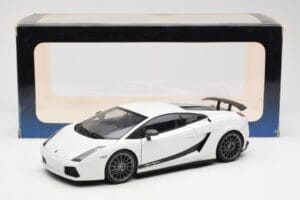 Lamborghini Gallardo Superleggera Monocerus Metallic Blanc AUTOart 1:18 74585 Métal — image 8 sur 8