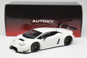 Lamborghini Huracan GT3 Blanc AUTOart 1:18 81527 Métal — image 8 sur 8