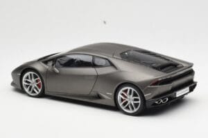 Lamborghini Huracan LP610-4 Gris AUTOart 1:18 74606 Composite — image 7 sur 8