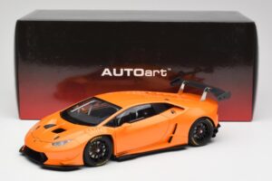 Lamborghini Huracan LP620-2 Super Trofeo Arancio Borealis Pearl Effect Orange AUTOart 1:18 81558 Métal — image 8 sur 8