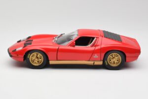 Lamborghini Miura Rouge Anson 1:18 30302 Métal — image 4 sur 8