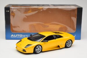 Lamborghini Murcielago LP640 Giallo Orion AUTOart 1:18 74511 Métal — image 8 sur 8