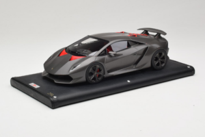 Lamborghini Sesto Elemento Matte Black MR Collection 1:18 LAMB054 Résine — image 2 sur 6
