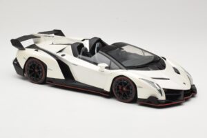 Lamborghini Veneno Roadster Blanc Avec Ligne Rouge Kyosho 1:18 C09502W Métal — image 4 sur 6
