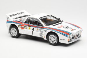 Lancia 037 Martini #1 W. Rohrl / C. Geistdorfer Winner Rally Monte Carlo 1983 Version de Nuit Kyosho 1:18 08306A Métal — image 6 sur 8