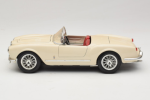Lancia Aurelia B24 Spider Beige Bburago 1:18 3010-M2 Métal — image 4 sur 8