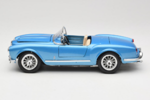 Lancia Aurelia B24 Spider Bleu Bburago 1:18 3010-M1 Métal — image 4 sur 8