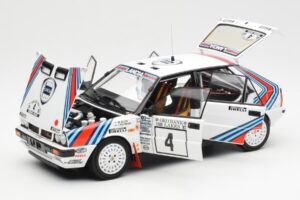 Lancia Delta HF 4WD #4 M. Alen / I. Kivimaki Martini Rally 1000 Lakes 1987 Kyosho 1:18 08960B Métal — image 2 sur 8