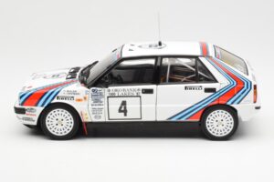 Lancia Delta HF 4WD #4 M. Alen / I. Kivimaki Martini Rally 1000 Lakes 1987 Kyosho 1:18 08960B Métal — image 4 sur 8