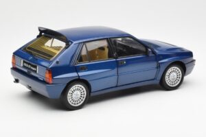 Lancia Delta HF Integrale Evo II Bleu Kyosho 1:18 08341BL Métal — image 3 sur 8