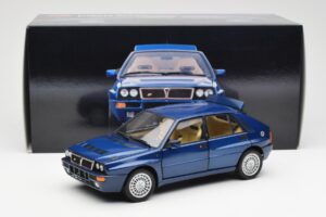 Lancia Delta HF Integrale Evo II Bleu Kyosho 1:18 08341BL Métal — image 8 sur 8