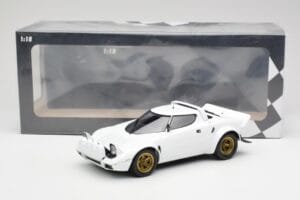Lancia Stratos HF Stradale Blanc Minichamps 1:18 155741700 Métal — image 6 sur 6