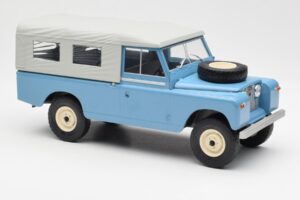Land Rover Series II 109 Pick Up Closed Bleu MCG 1:18 MCG18094 Métal — image 4 sur 6
