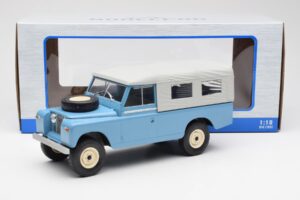 Land Rover Series II 109 Pick Up Closed Bleu MCG 1:18 MCG18094 Métal — image 6 sur 6