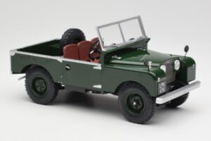 Land Rover 88 Series 1 Open Top Vert Foncé MCG 1:18 MCG18367 Métal — image 2 sur 6