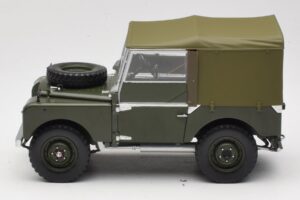 Land Rover 88 Series I Matt Green Minichamps 1:18 150168909 Métal — image 4 sur 8
