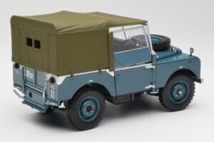 Land Rover 88 Series I Bleu Clair Minichamps 1:18 150168907 Métal — image 3 sur 8