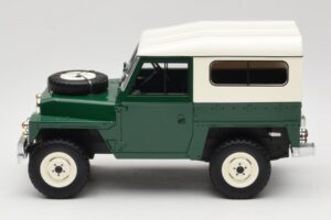 Land Rover Lightweight Series III Hard Top Vert Foncé BoS Models 1:18 BOS355 Résine — image 3 sur 6