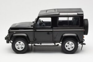 Land Rover Defender 90 Santorini Noir Métallisé Kyosho 1:18 08901BK Métal — image 4 sur 8